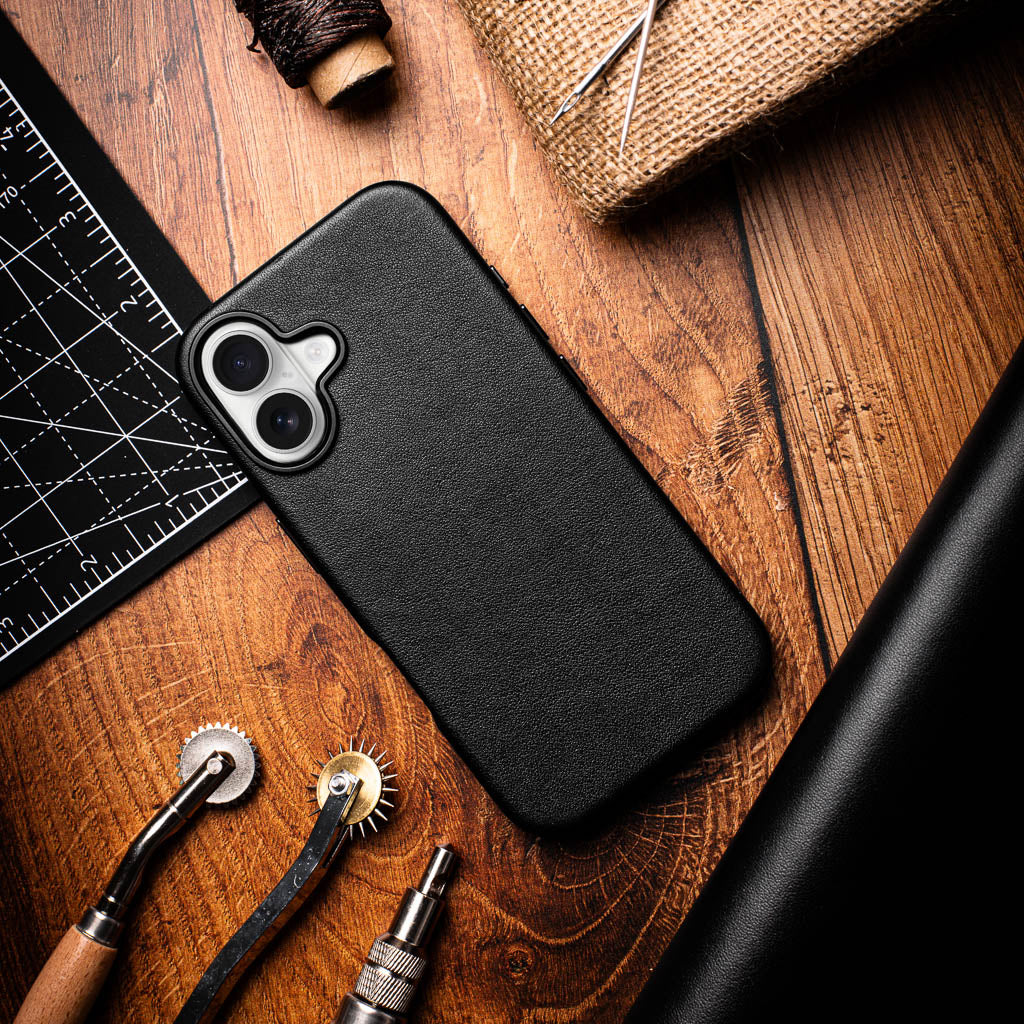Timeless Luxe Leather Case - Obsidian Black - iPhone 16 Plus
