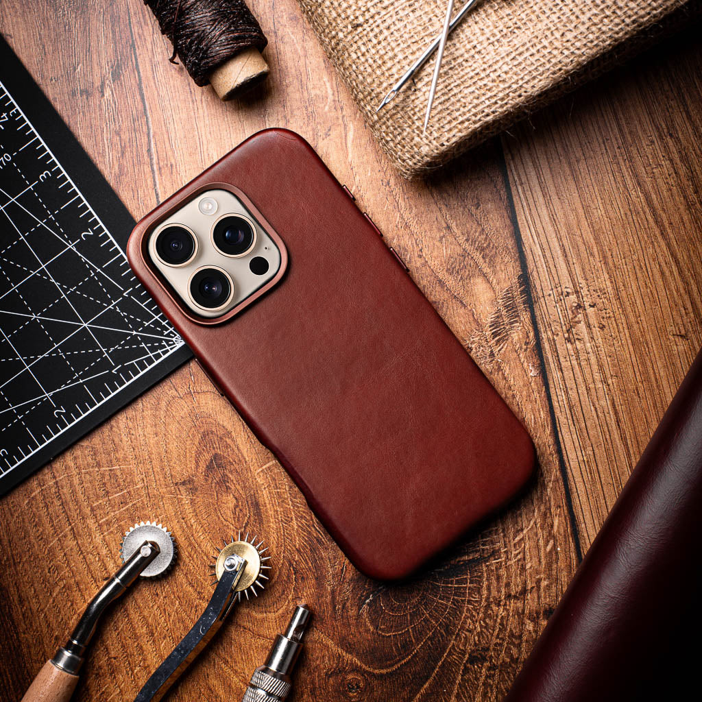 Vintage Luxe Leather Case - Sepia Brown - iPhone 16 Pro