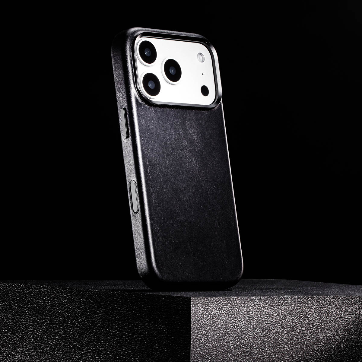 iPhone 17 Pro Max Leather Case - Vintage Luxe - Noir Black