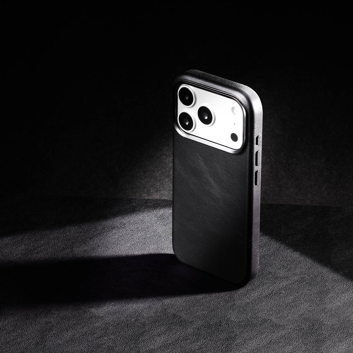 iPhone 17 Pro Max Leather Case - Vintage Luxe - Noir Black