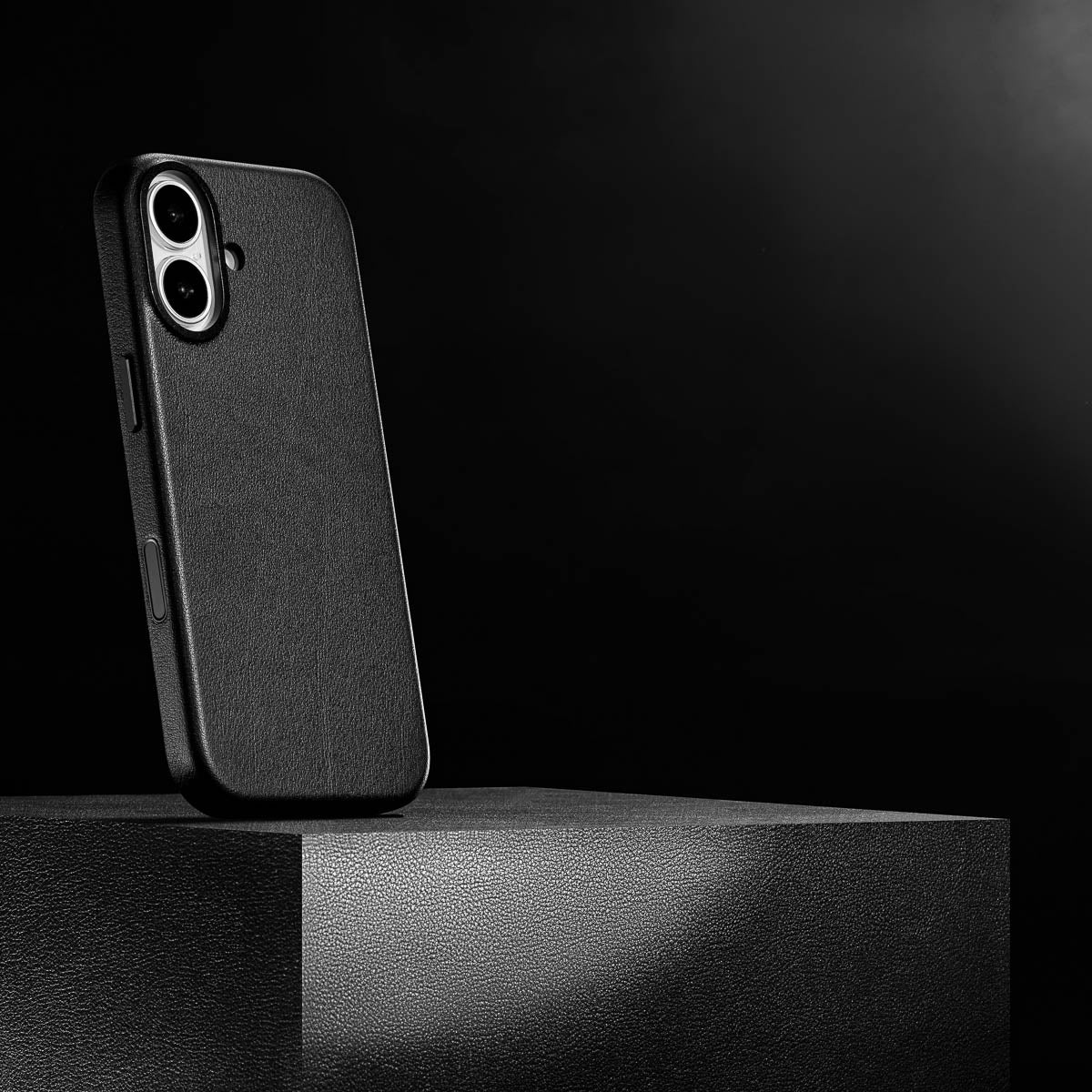 iPhone 17 Leather Case - MagSafe - Obsidian Black iPhone 17 Leather Case - MagSafe - Obsidian Black