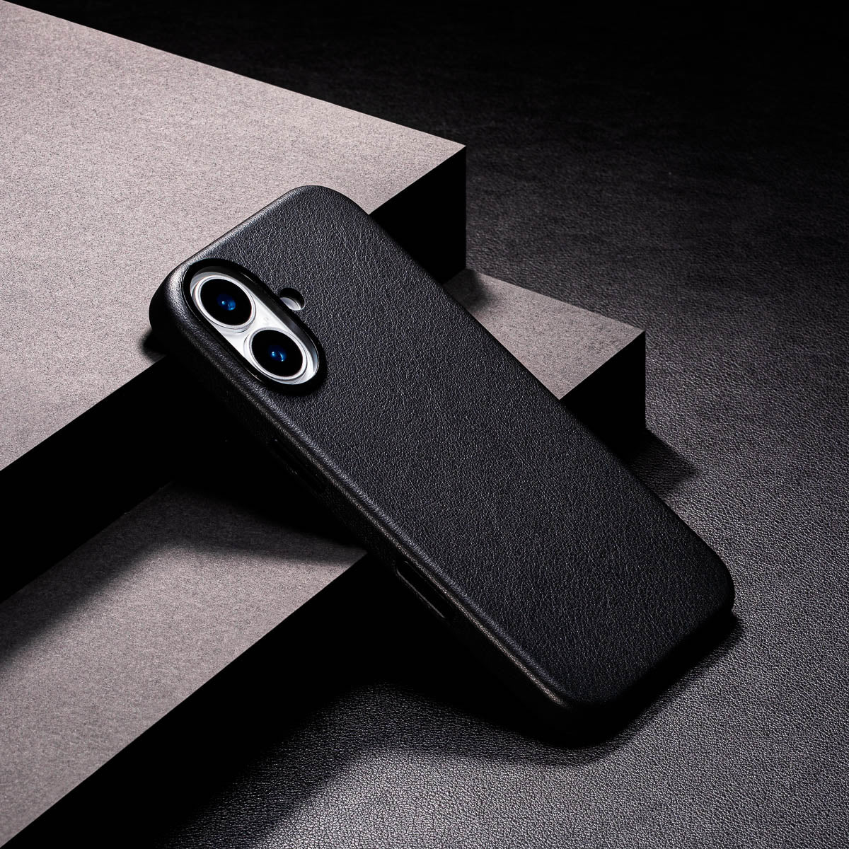 slim obsidian black iphone 17 max leather case showing thin profile and curved edges