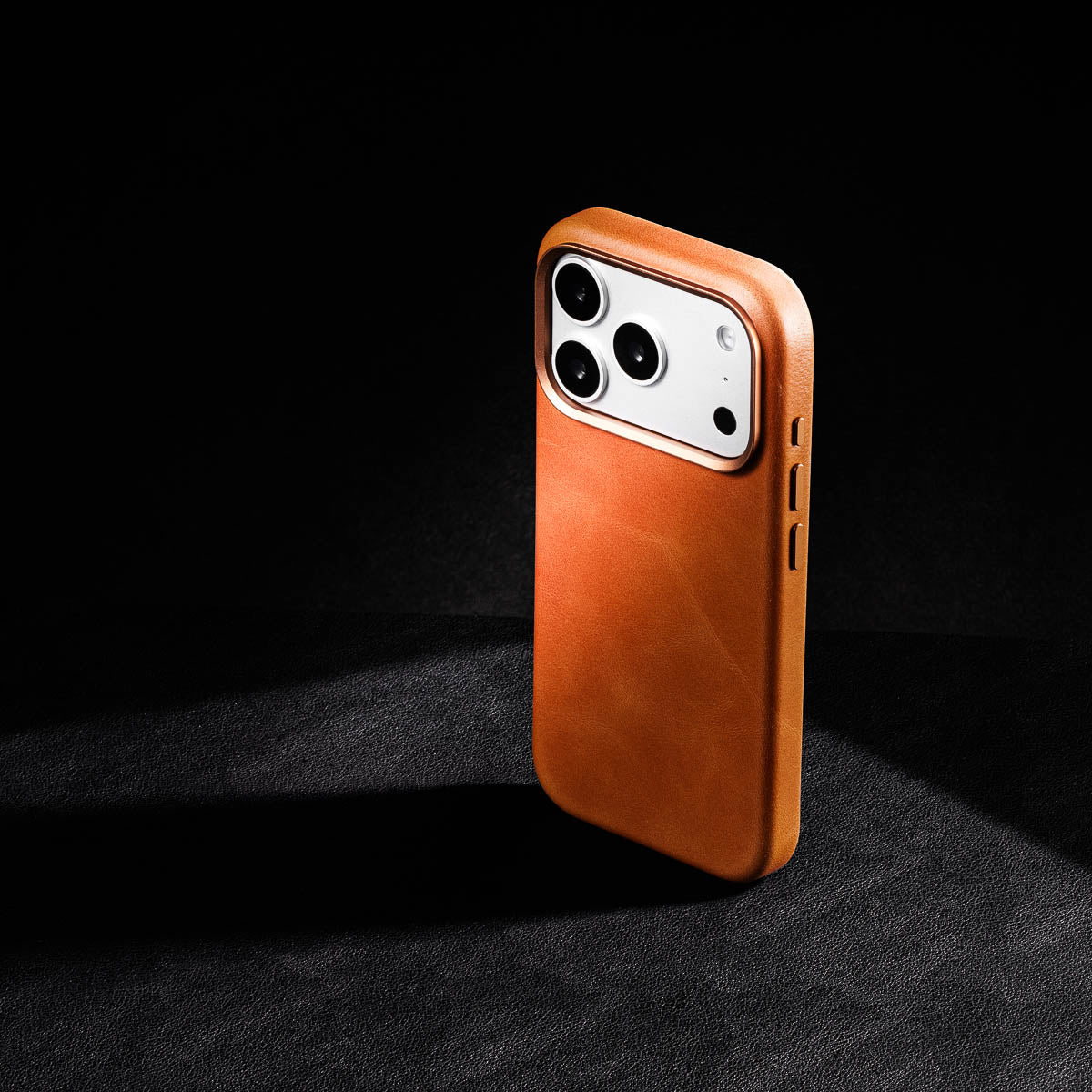 iPhone 17 Pro Max Leather Case - Vintage Luxe - Amber Brown