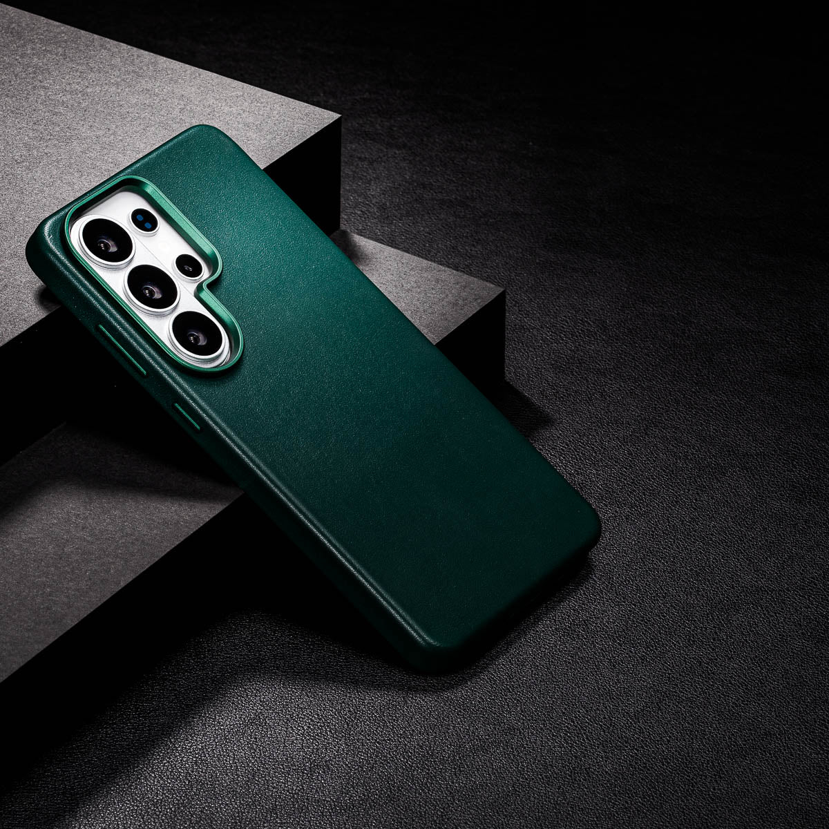 close-up of Racing Green leather case for Samsung Galaxy S26 Ultra showing Italian full-grain nappa leather texture